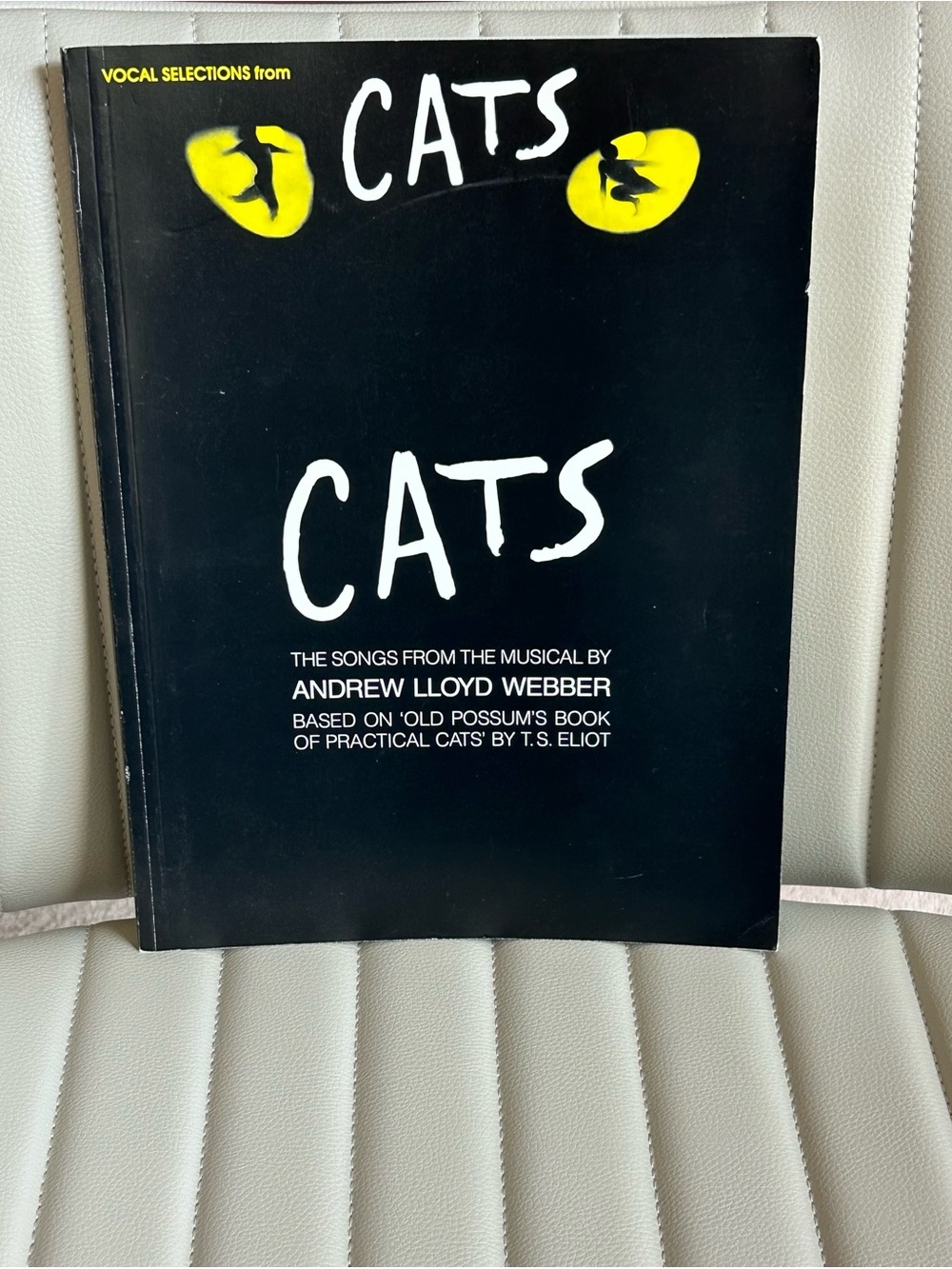 Cats Vocal Selections Songbook - Black and Yellow Cover